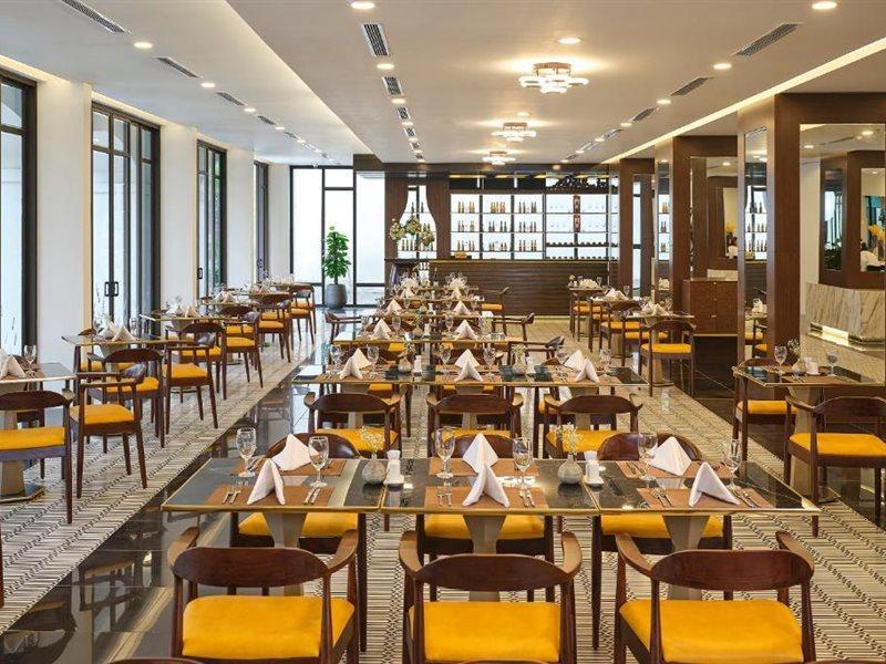 Senna Hue Hotel Zewnętrze zdjęcie The restaurant