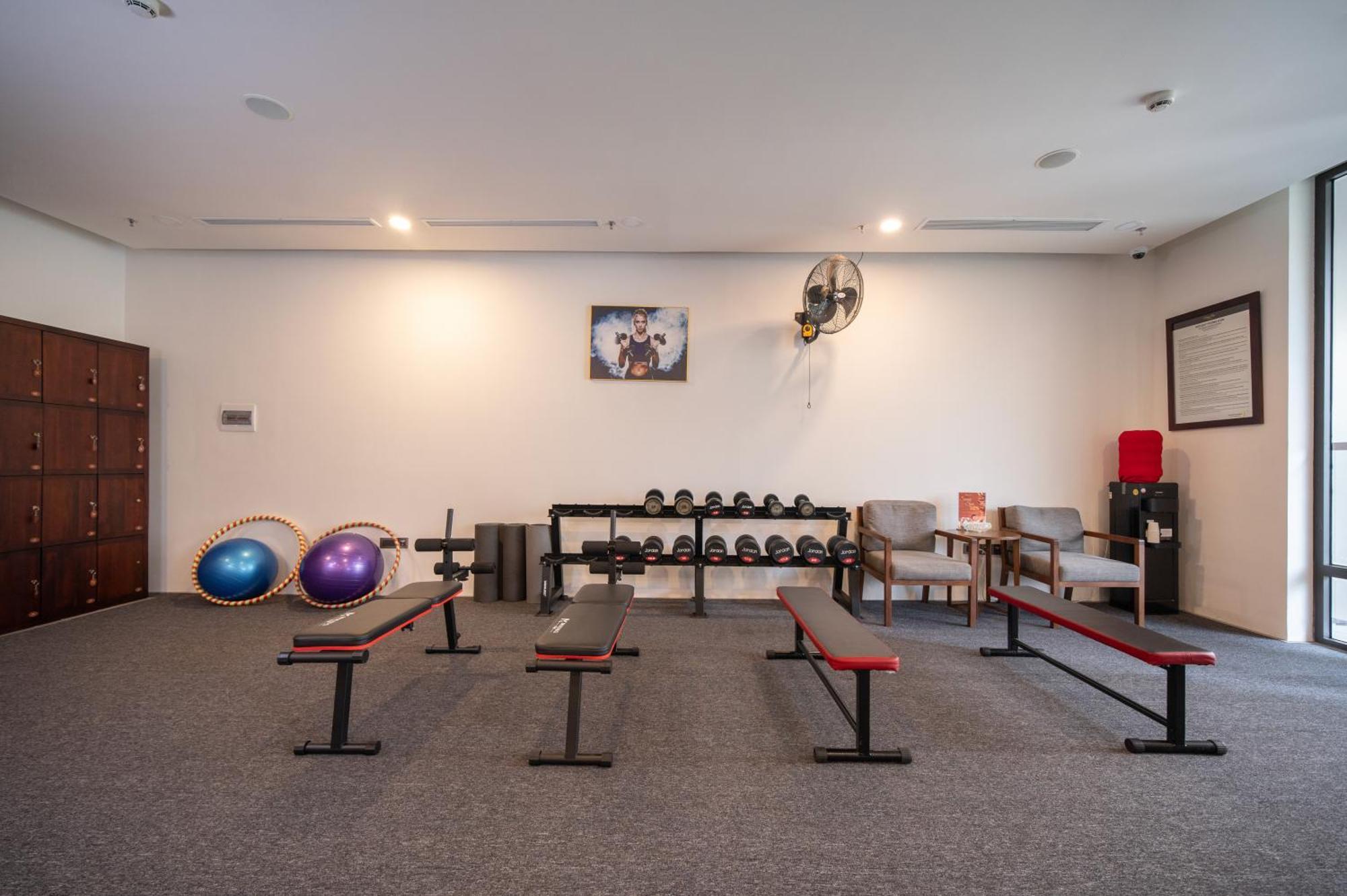 Senna Hue Hotel Zewnętrze zdjęcie The gym at the hotel
