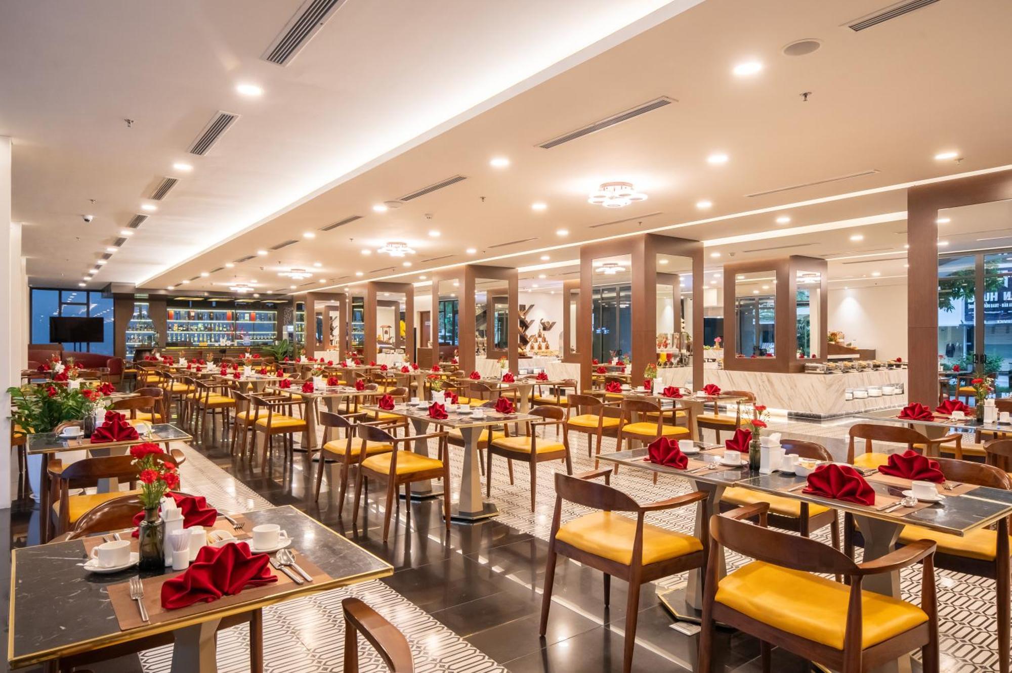 Senna Hue Hotel Zewnętrze zdjęcie The restaurant